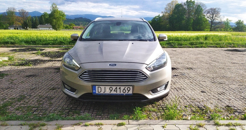 Ford Focus cena 35800 przebieg: 156800, rok produkcji 2015 z Góra małe 172